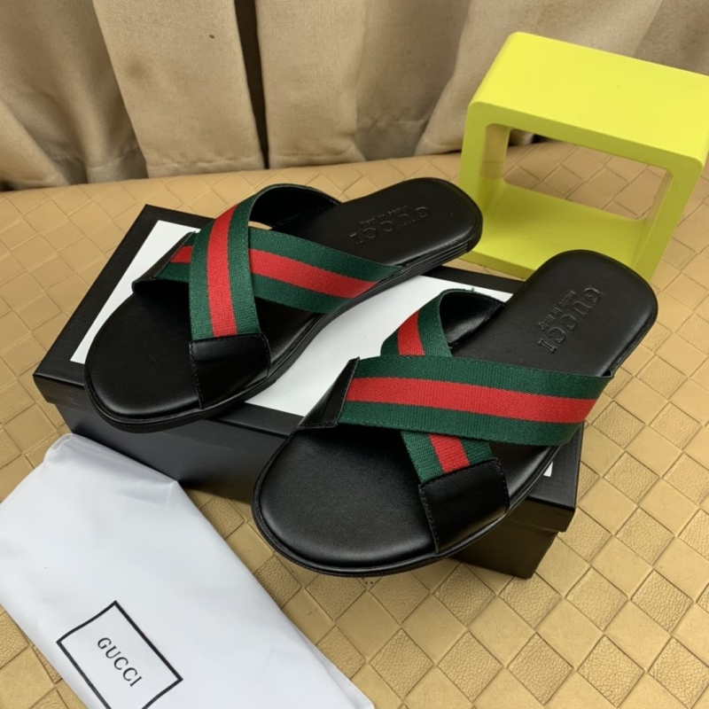 G*u*i slippers